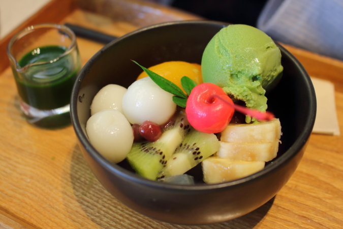 伊右衛門カフェのヴィーガングルテンフリー抹茶クリームあんみつ