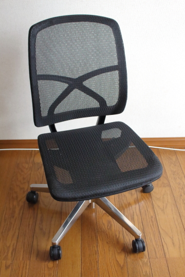 全メッシュのデスクチェア