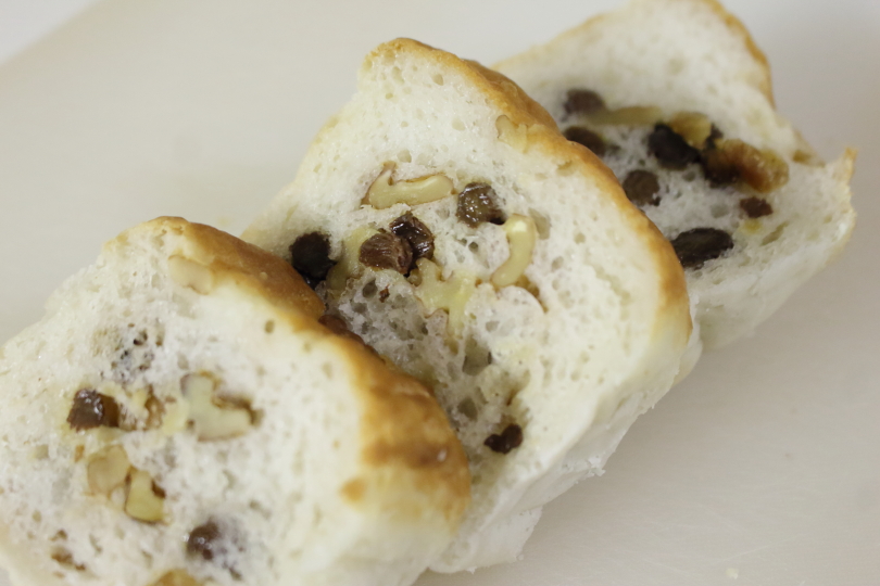 musubiのくるみとレーズンのグルテンフリー米粉パン